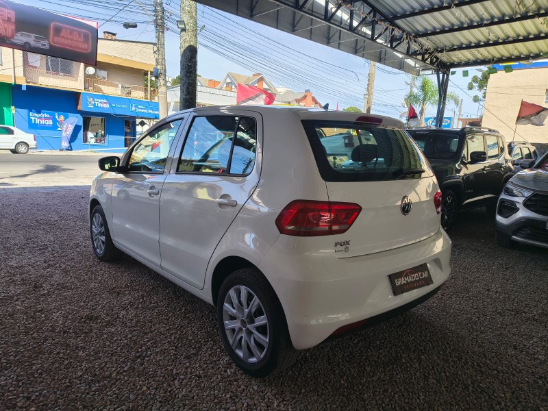 FOX 1.0 MI TRENDLINE 8V FLEX 4P MANUAL - 2015 - CANELA