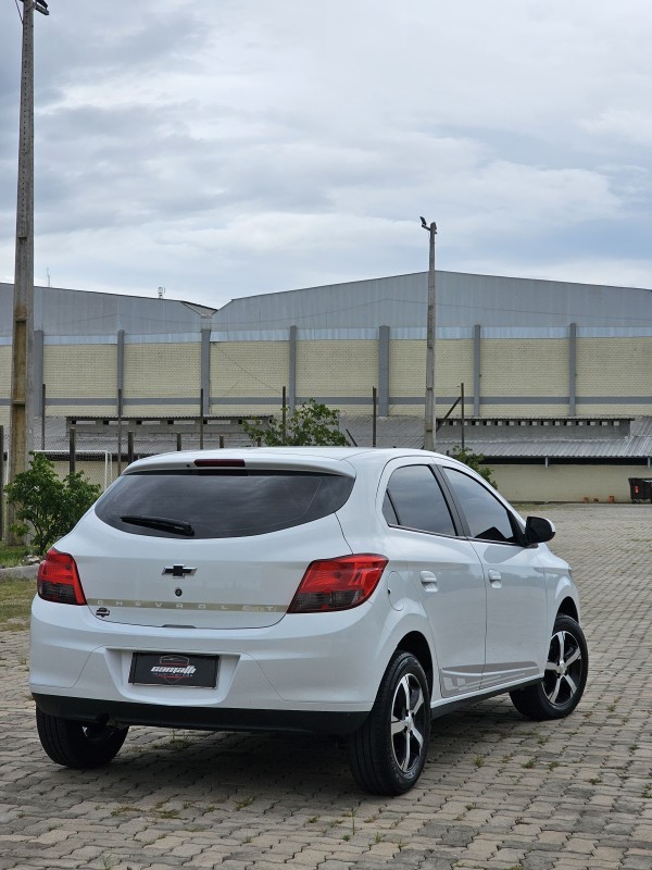ONIX 1.4 MPFI LT 8V FLEX 4P MANUAL - 2015 - ANTôNIO PRADO