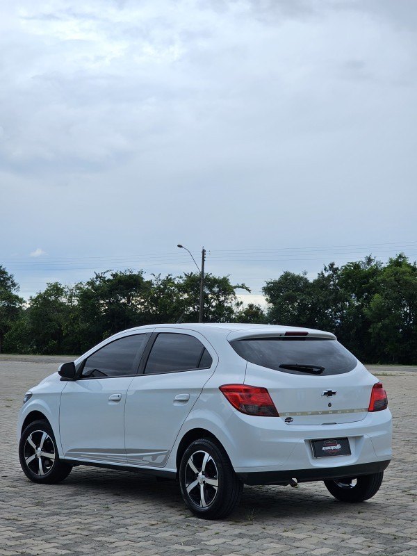 ONIX 1.4 MPFI LT 8V FLEX 4P MANUAL - 2015 - ANTôNIO PRADO