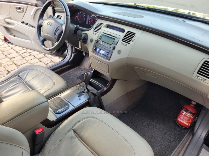 AZERA 3.3 MPFI GLS SEDAN V6 24V GASOLINA 4P AUTOMÁTICO - 2011 - FLORES DA CUNHA