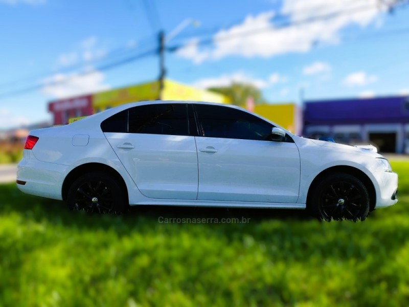 JETTA 2.0 COMFORTLINE FLEX 4P TIPTRONIC - 2012 - NOVO HAMBURGO