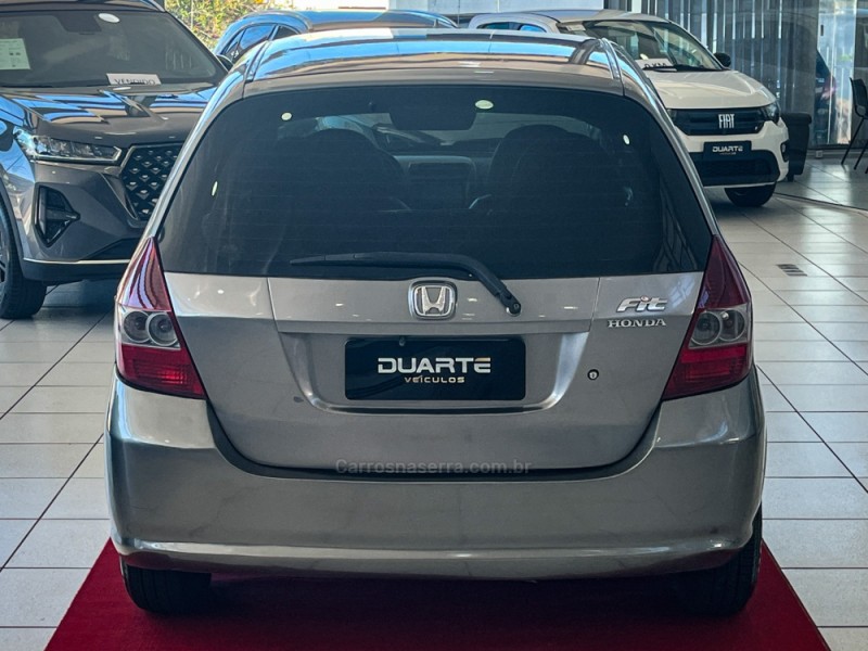 FIT 1.4 LX 8V FLEX 4P MANUAL - 2004 - PORTO ALEGRE