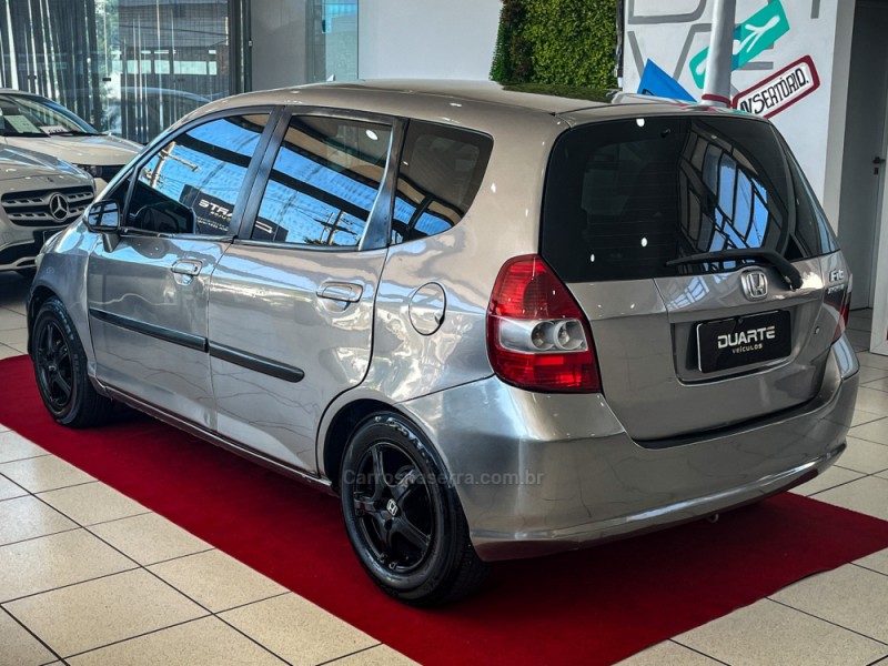 FIT 1.4 LX 8V FLEX 4P MANUAL - 2004 - PORTO ALEGRE