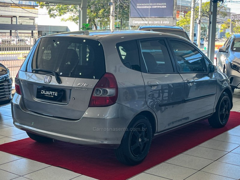 FIT 1.4 LX 8V FLEX 4P MANUAL - 2004 - PORTO ALEGRE