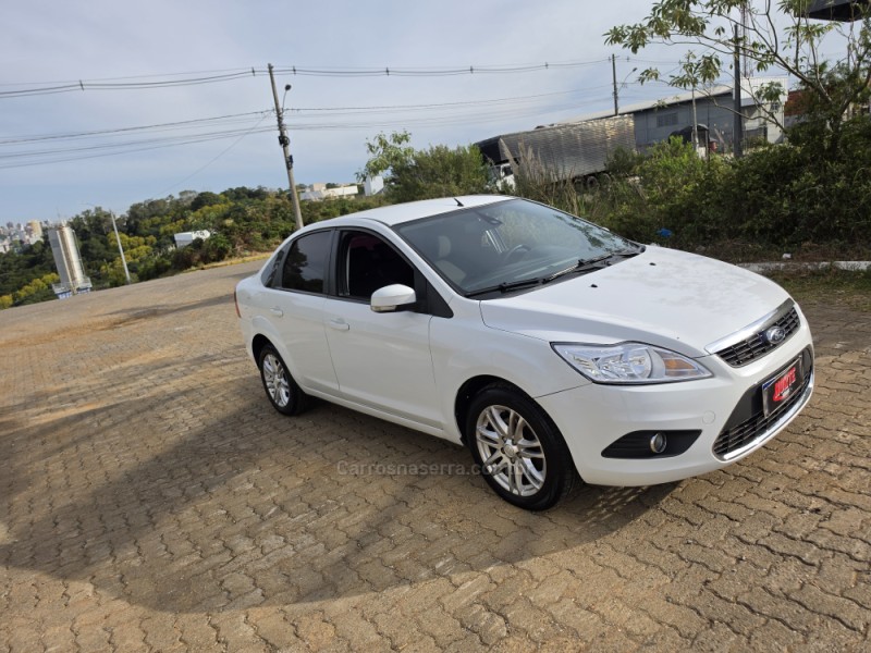 focus 2.0 glx sedan 16v flex 4p automatico 2012 bento goncalves
