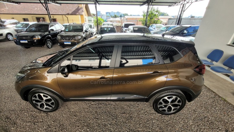 CAPTUR 1.6 16V INTENSE BOSE FLEX 4P AUTOMÁTICO - 2018 - CAXIAS DO SUL