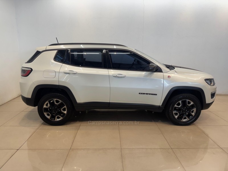 COMPASS 2.0 16V DIESEL TRAILHAWK 4X4 AUTOMÁTICO - 2017 - CASCA