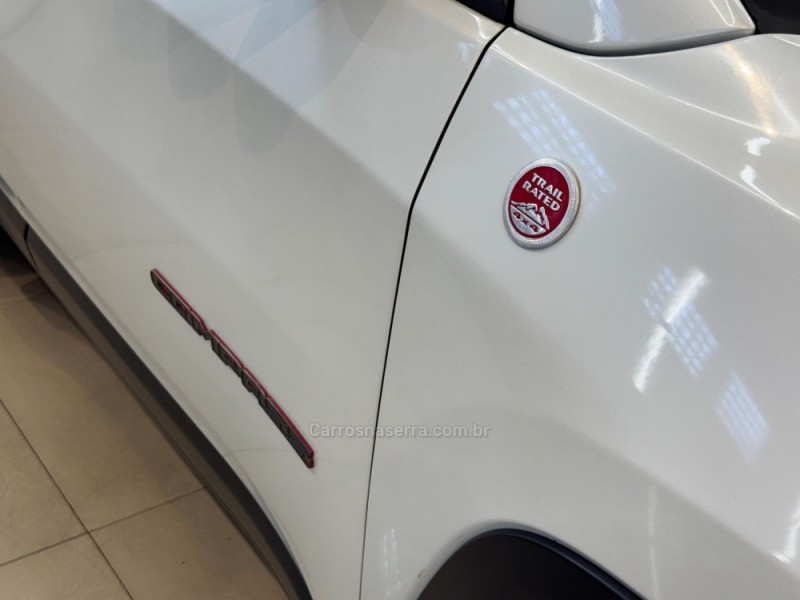 COMPASS 2.0 16V DIESEL TRAILHAWK 4X4 AUTOMÁTICO - 2017 - CASCA