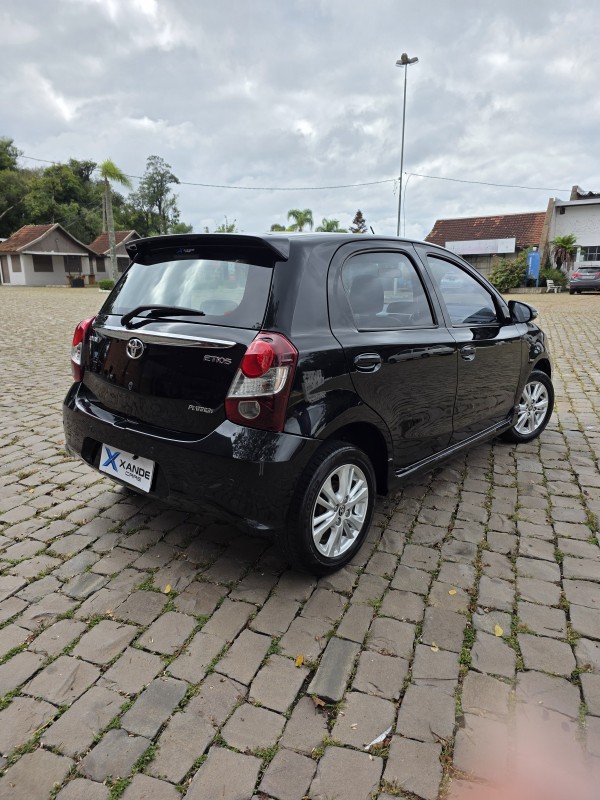 ETIOS 1.5 PLATINUM 16V FLEX 4P AUTOMÁTICO - 2018 - FLORES DA CUNHA
