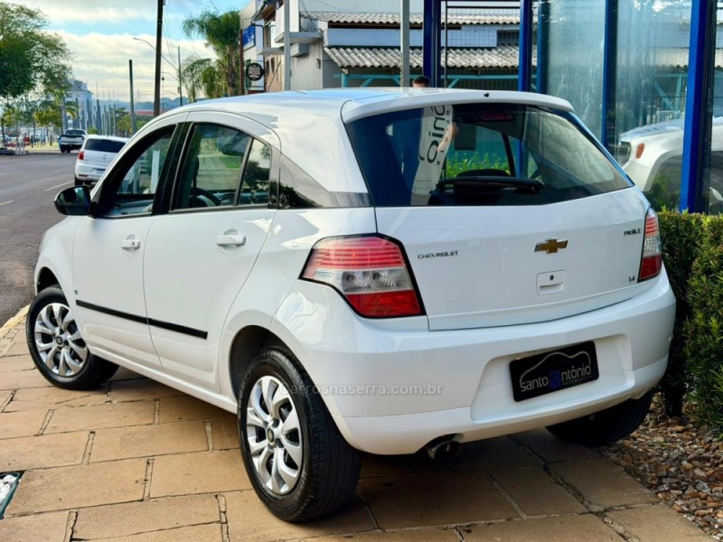 AGILE 1.4 MPFI LT 8V FLEX 4P MANUAL - 2011 - LAGOA VERMELHA
