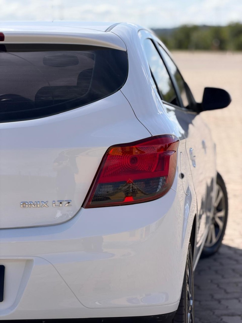 ONIX 1.4 MPFI LTZ 8V FLEX 4P MANUAL - 2014 - ANTôNIO PRADO