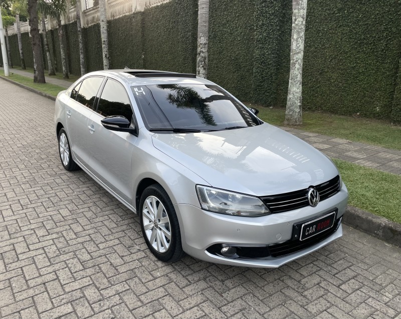 JETTA 2.0 COMFORTLINE FLEX 4P TIPTRONIC - 2014 - CAXIAS DO SUL