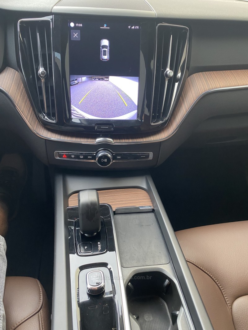 XC60 2.0 T8 RECHARGE PLUS AWD HIBRIDO 4P AUTOMÁTICO - 2023 - CAXIAS DO SUL