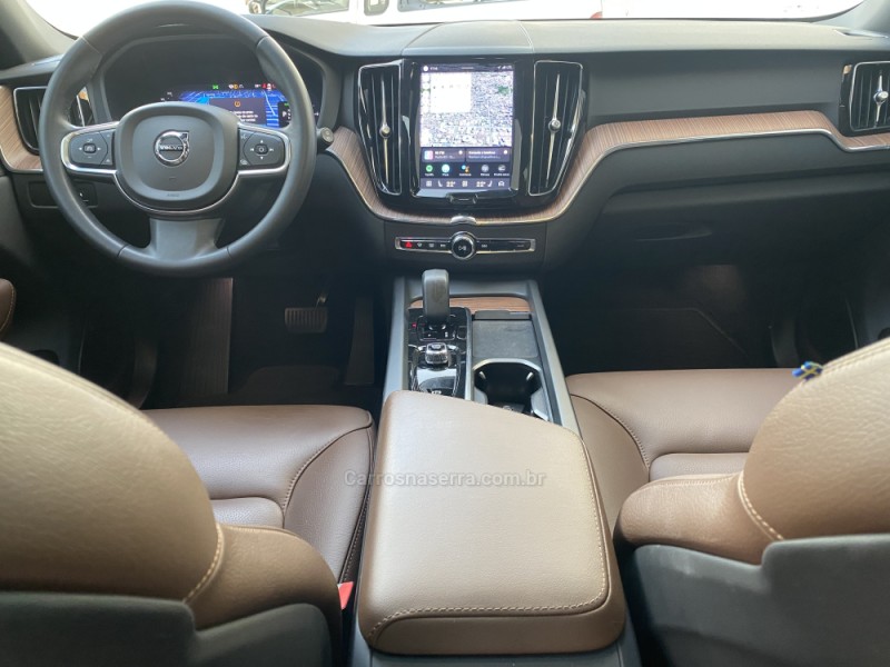 XC60 2.0 T8 RECHARGE PLUS AWD HIBRIDO 4P AUTOMÁTICO - 2023 - CAXIAS DO SUL