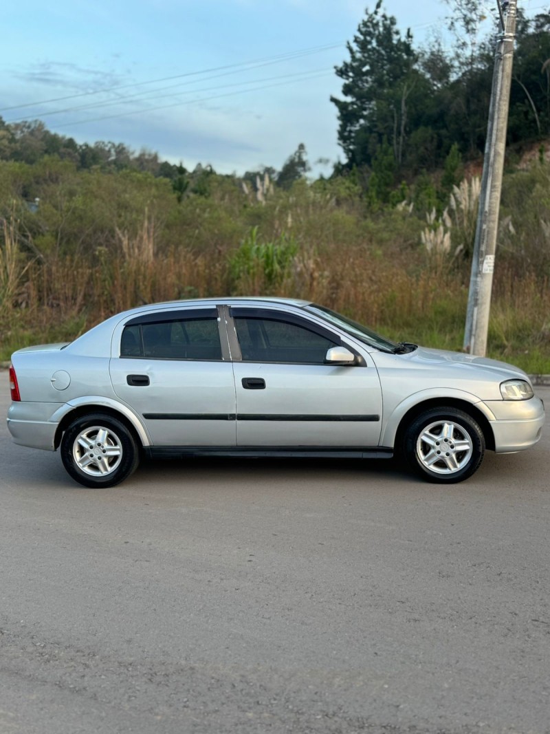 ASTRA 2.0 MPFI GLS SEDAN 8V GASOLINA 4P MANUAL - 1999 - BENTO GONçALVES