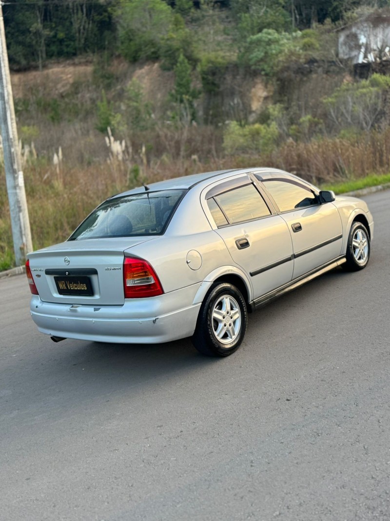 ASTRA 2.0 MPFI GLS SEDAN 8V GASOLINA 4P MANUAL - 1999 - BENTO GONçALVES