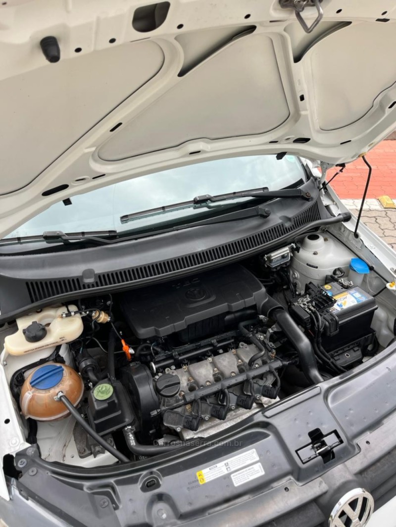 FOX 1.0 ITREND 8V FLEX 4P MANUAL - 2013 - FLORES DA CUNHA