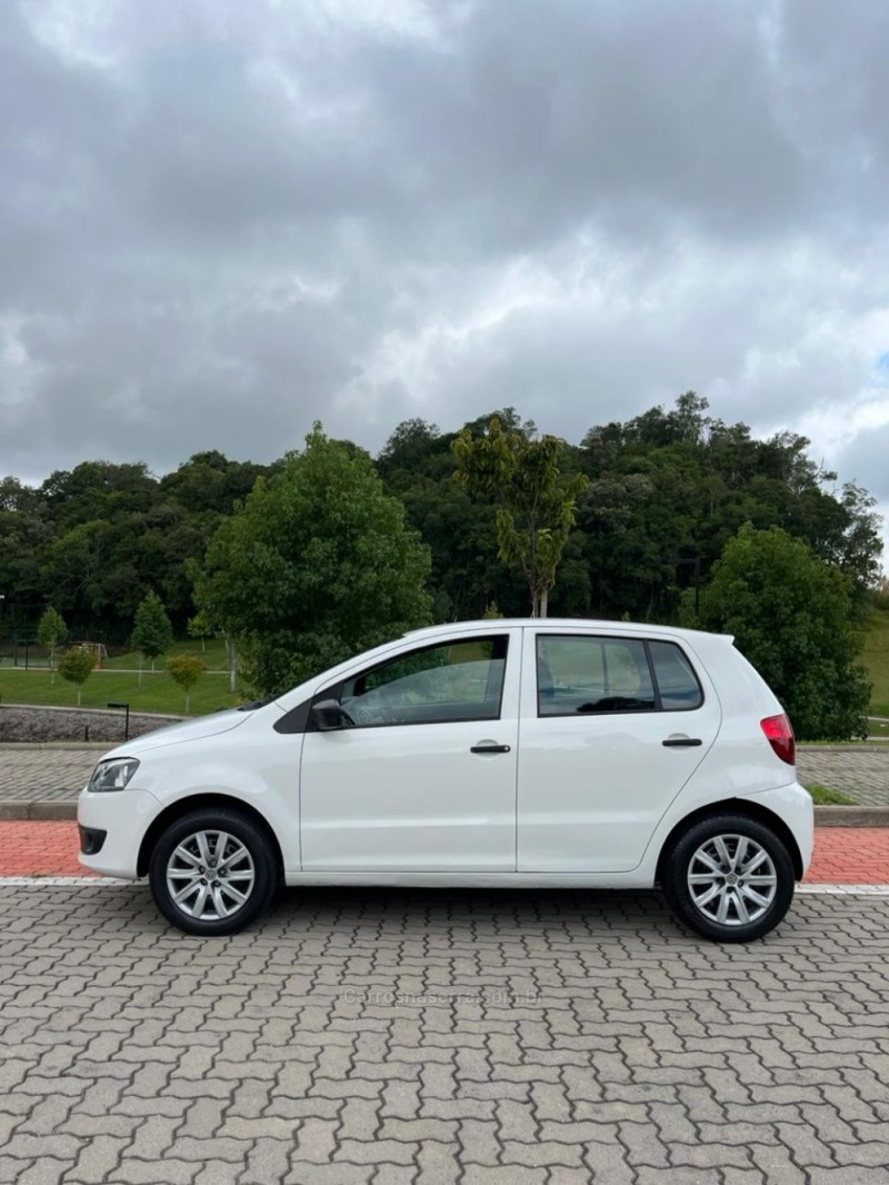 FOX 1.0 ITREND 8V FLEX 4P MANUAL - 2013 - FLORES DA CUNHA