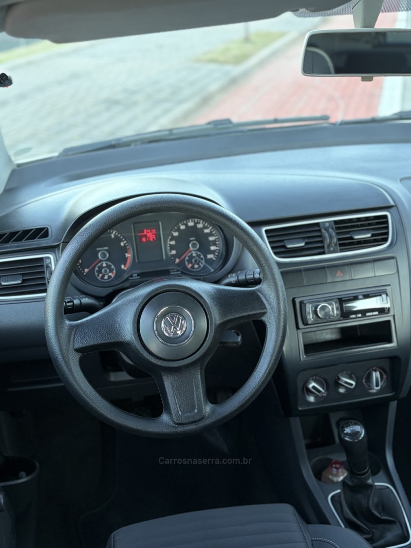 FOX 1.0 ITREND 8V FLEX 4P MANUAL - 2013 - FLORES DA CUNHA