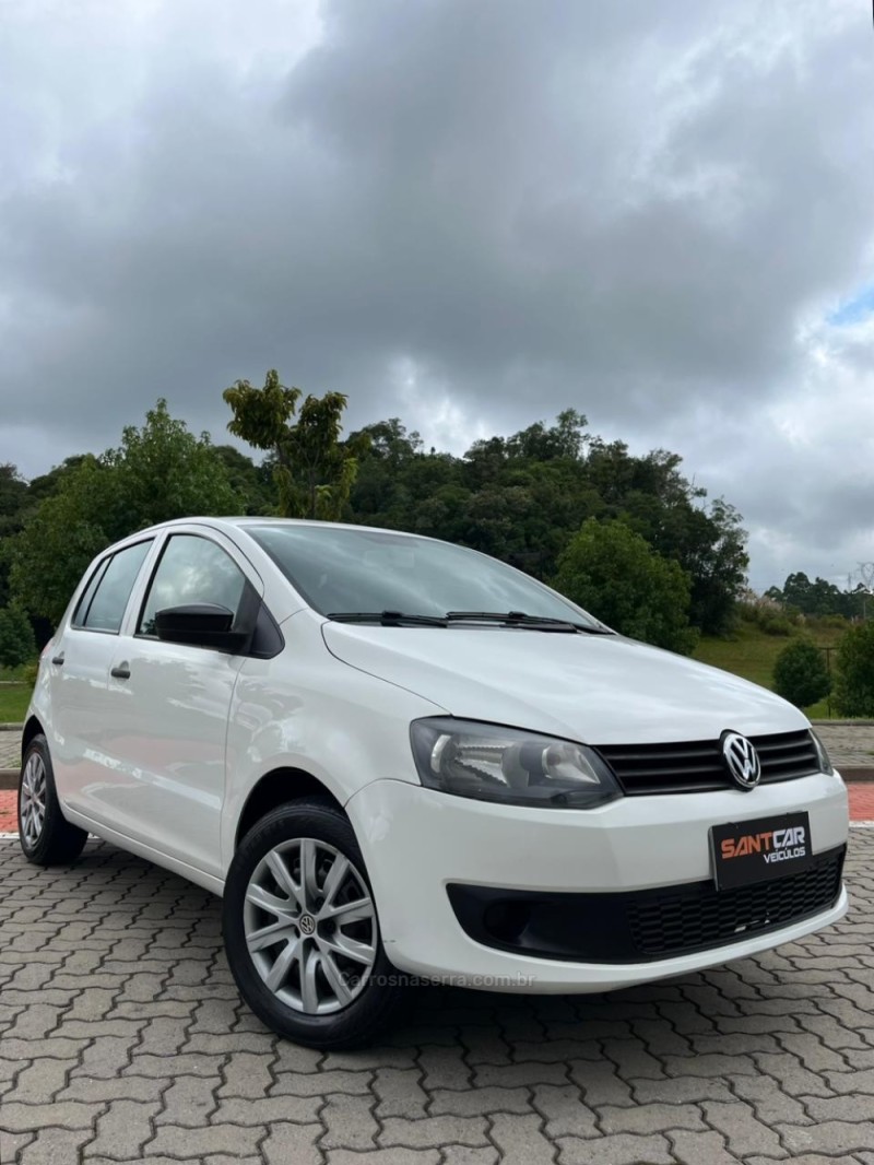 FOX 1.0 ITREND 8V FLEX 4P MANUAL - 2013 - FLORES DA CUNHA