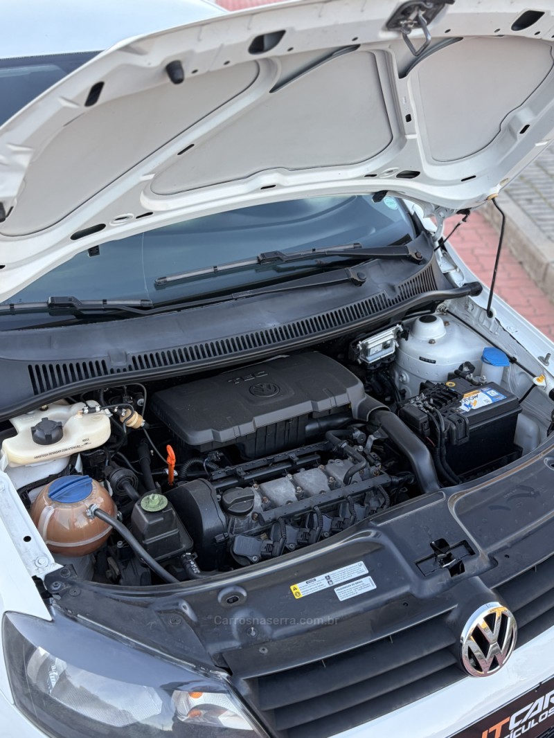 FOX 1.0 ITREND 8V FLEX 4P MANUAL - 2013 - FLORES DA CUNHA