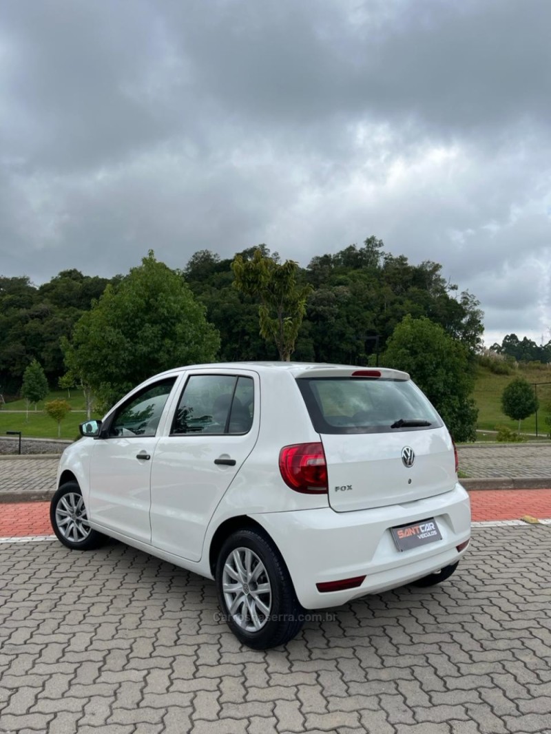 FOX 1.0 ITREND 8V FLEX 4P MANUAL - 2013 - FLORES DA CUNHA