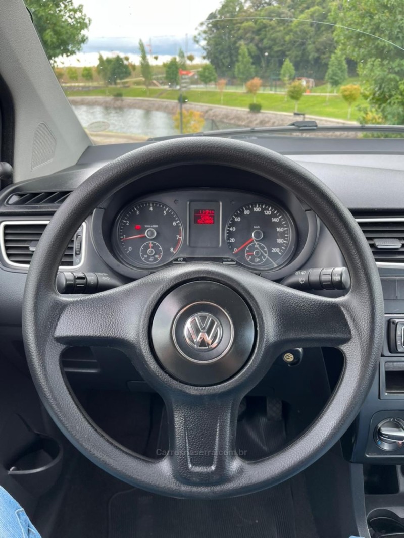 FOX 1.0 ITREND 8V FLEX 4P MANUAL - 2013 - FLORES DA CUNHA