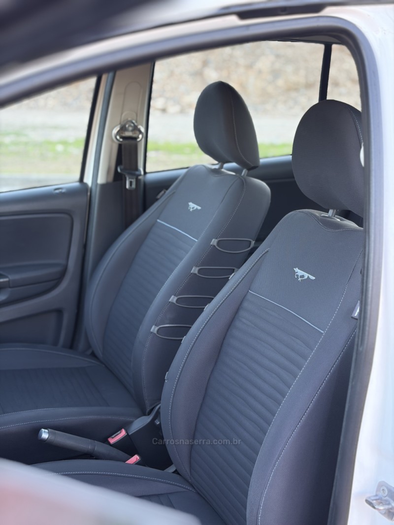 FOX 1.0 ITREND 8V FLEX 4P MANUAL - 2013 - FLORES DA CUNHA