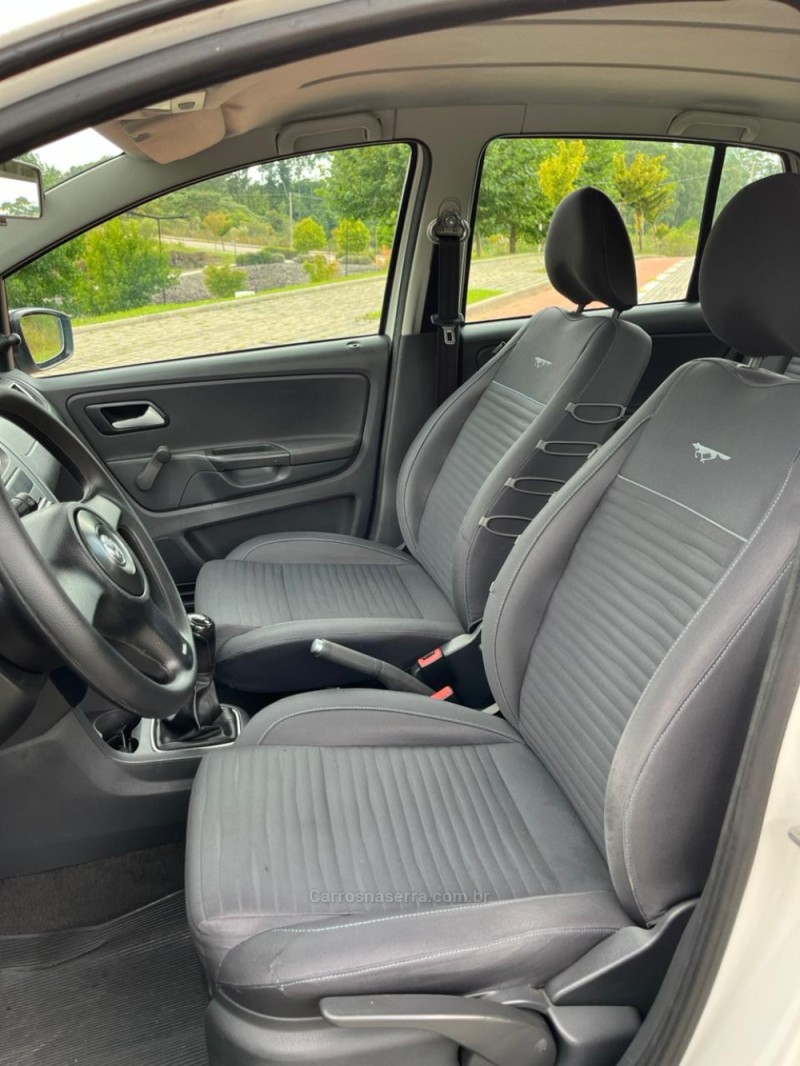 FOX 1.0 ITREND 8V FLEX 4P MANUAL - 2013 - FLORES DA CUNHA