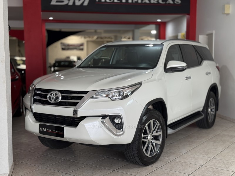 HILUX SW4 2.8 SRX 4X4 7 LUGARES 16V TURBO INTERCOOLER DIESEL 4P AUTOMÁTICO - 2020 - GUAPORé