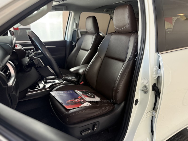 HILUX SW4 2.8 SRX 4X4 7 LUGARES 16V TURBO INTERCOOLER DIESEL 4P AUTOMÁTICO - 2020 - GUAPORé