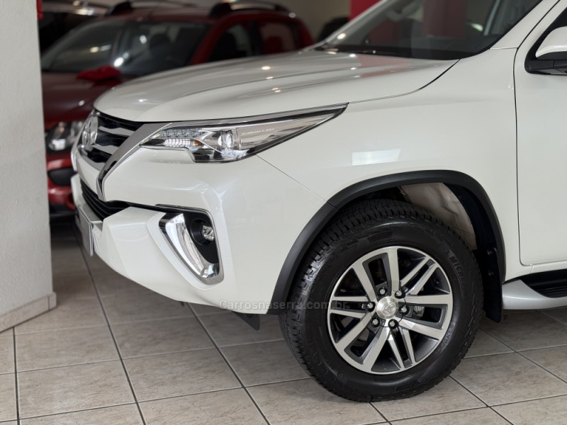 HILUX SW4 2.8 SRX 4X4 7 LUGARES 16V TURBO INTERCOOLER DIESEL 4P AUTOMÁTICO - 2020 - GUAPORé