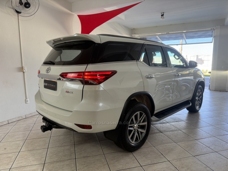 HILUX SW4 2.8 SRX 4X4 7 LUGARES 16V TURBO INTERCOOLER DIESEL 4P AUTOMÁTICO - 2020 - GUAPORé