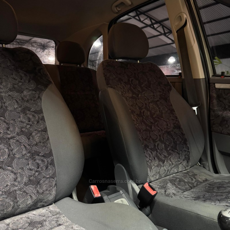 MERIVA 1.8 MPFI CD 8V FLEX 4P MANUAL - 2004 - ESTâNCIA VELHA