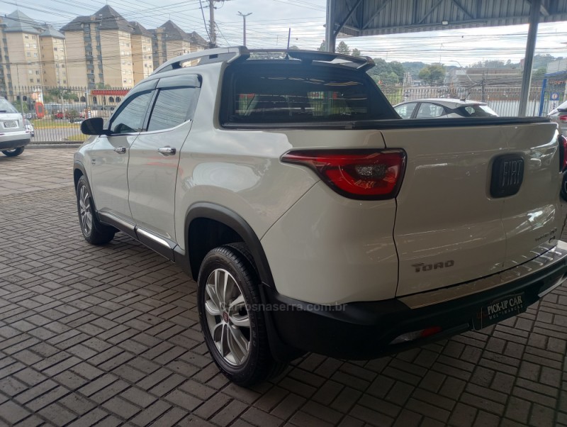 TORO 2.0 16V TURBO DIESEL VOLCANO AT9 4X4 AUTOMÁTICO - 2020 - CAXIAS DO SUL
