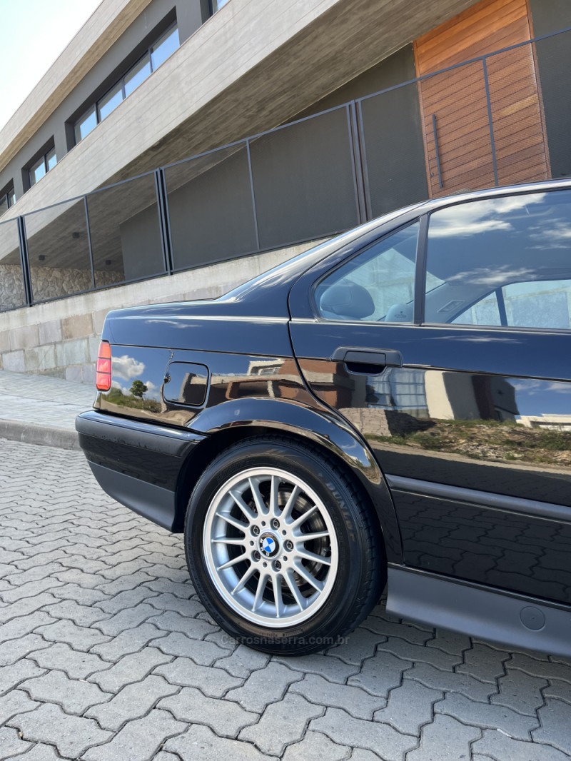 318I 2.0 SEDAN 16V GASOLINA 4P AUTOMÁTICO - 1997 - FLORES DA CUNHA