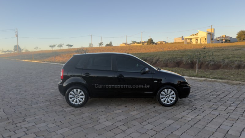 POLO 1.6 MI 8V TOTAL FLEX 4P MANUAL - 2006 - VILA FLORES