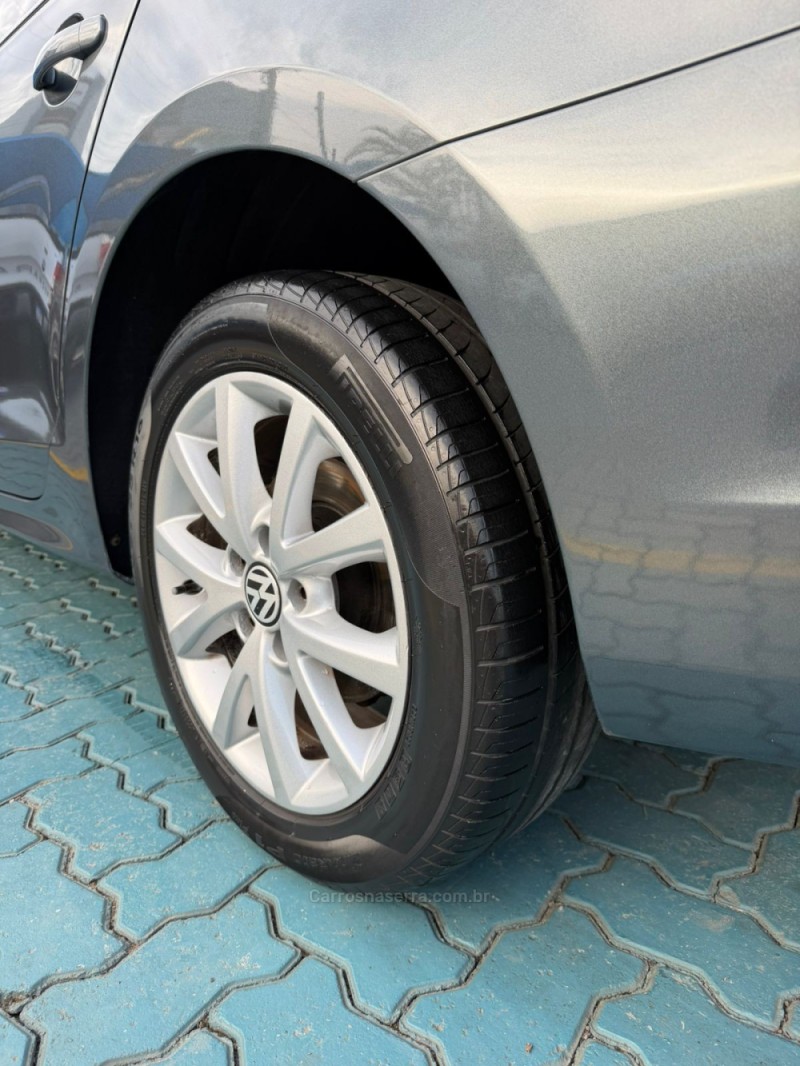 JETTA 2.0 COMFORTLINE FLEX 4P MANUAL - 2011 - ESTâNCIA VELHA