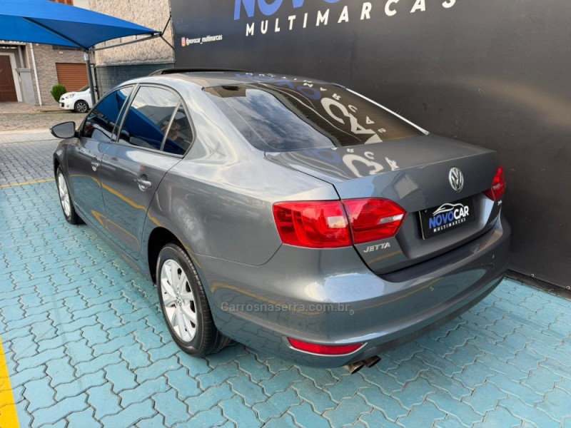 JETTA 2.0 COMFORTLINE FLEX 4P MANUAL - 2011 - ESTâNCIA VELHA
