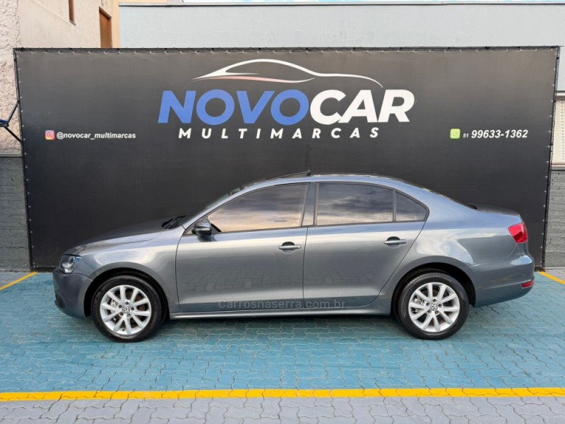 JETTA 2.0 COMFORTLINE FLEX 4P MANUAL - 2011 - ESTâNCIA VELHA