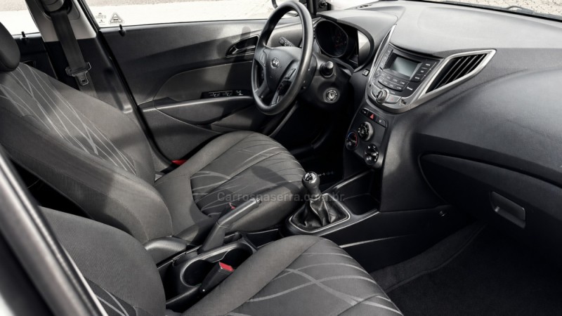 HB20 1.0 COMFORT PLUS 12V FLEX 4P MANUAL - 2013 - SAPIRANGA