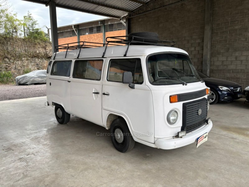 kombi 1.4 mi std lotacao 8v flex 3p manual 2008 caxias do sul