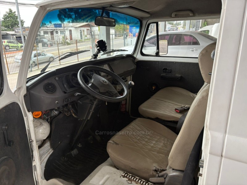 KOMBI 1.4 MI STD LOTAÇÃO 8V FLEX 3P MANUAL - 2008 - CAXIAS DO SUL