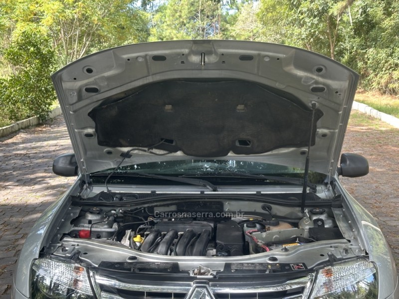 DUSTER 1.6 EXPRESSION 4X2 16V FLEX 4P MANUAL - 2015 - NOVA PRATA