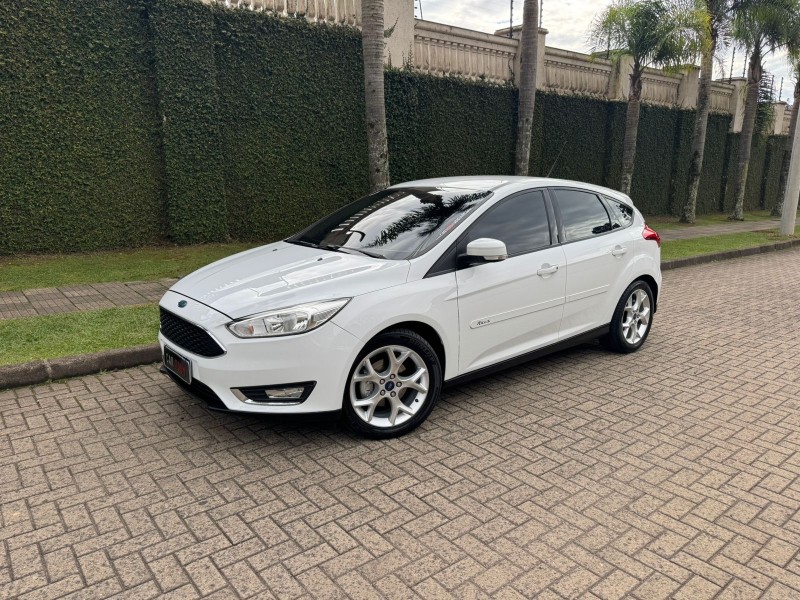 focus 2.0 se hatch 16v flex 4p auto 2016 caxias do sul