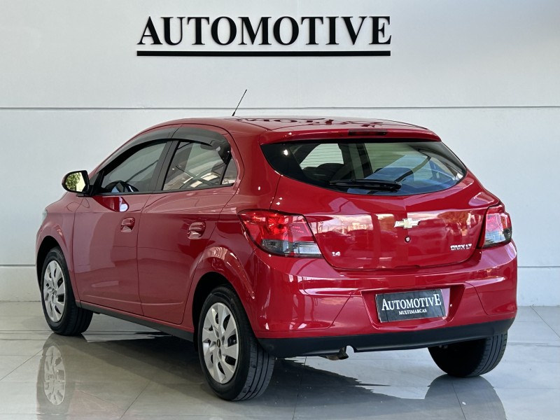 ONIX 1.4 MPFI LT 8V FLEX 4P MANUAL - 2014 - CAXIAS DO SUL