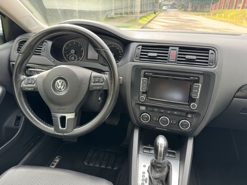 JETTA 2.0 COMFORTLINE FLEX 4P TIPTRONIC - 2014 - CAXIAS DO SUL