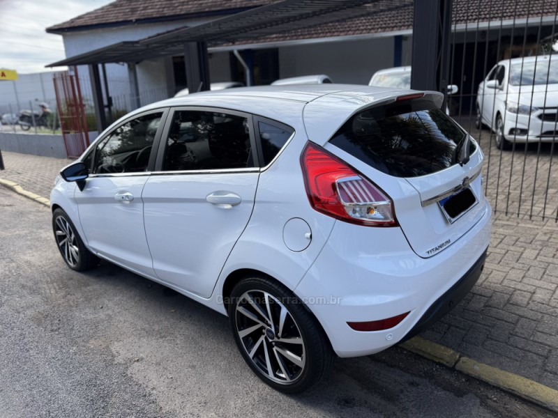 FIESTA 1.6 TITANIUM HATCH 16V FLEX 4P AUTOMÁTICO - 2018 - PAROBé