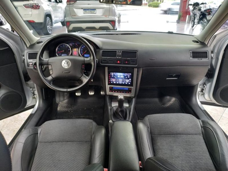 GOLF 1.6 MI SPORTLINE 8V FLEX 4P MANUAL - 2011 - CAXIAS DO SUL