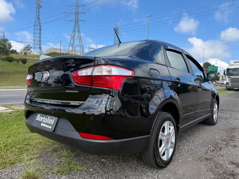 SIENA 1.4 MPI ATTRACTIVE 8V FLEX 4P MANUAL - 2013 - FARROUPILHA